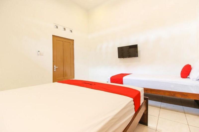 Hotel Reddoorz Near Rs Sarjito Yogyakarta Extérieur photo