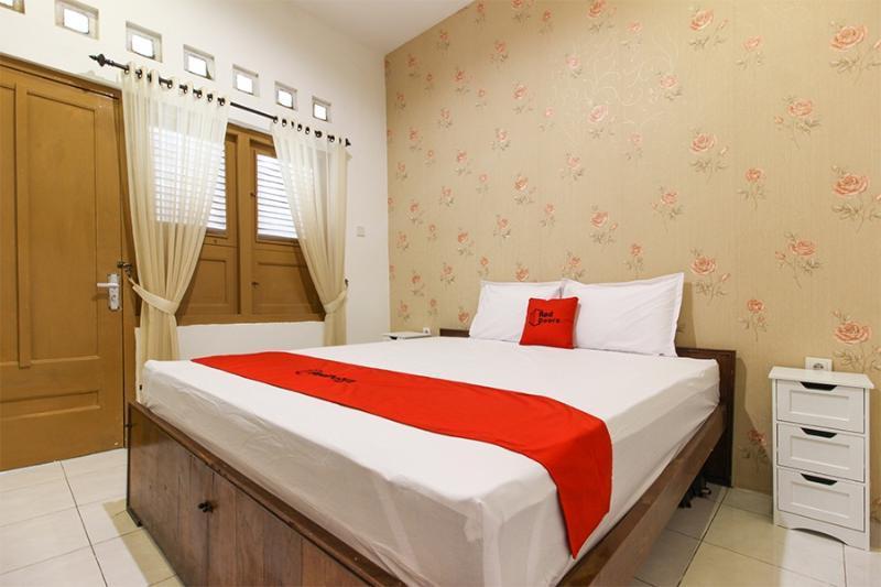 Hotel Reddoorz Near Rs Sarjito Yogyakarta Extérieur photo