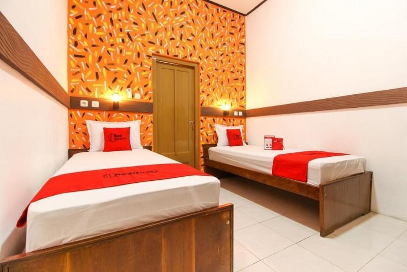 Hotel Reddoorz Near Rs Sarjito Yogyakarta Extérieur photo